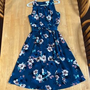 Elle blue floral dress. Size 4.